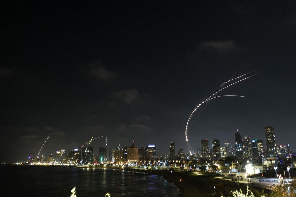 Gori nebo Tel Aviva! Ceo grad u plamenu posle ''Surove kazne'', rakete se sručile na grad (VIDEO)