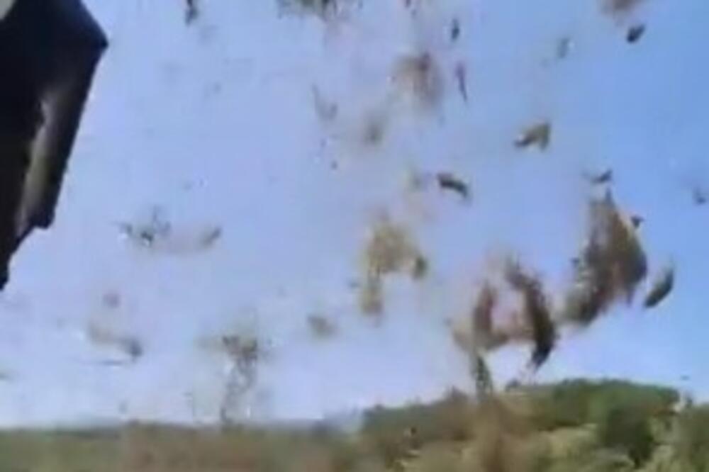 Čudna pojava snimljena na livadi kod Kraljeva: Podseća na tornado, ali nije, prizor šokirao sve! (VIDEO)