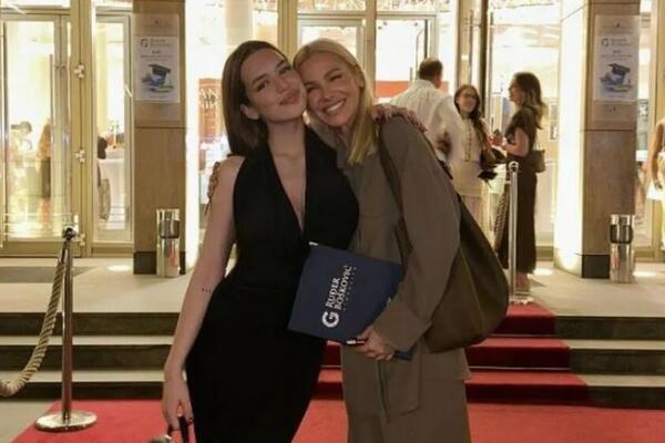 Ovakva lepota se samo jednom rađa! Prve slike Hane Ikodinović na maturi! Zasenila i Novosadsku barbiku