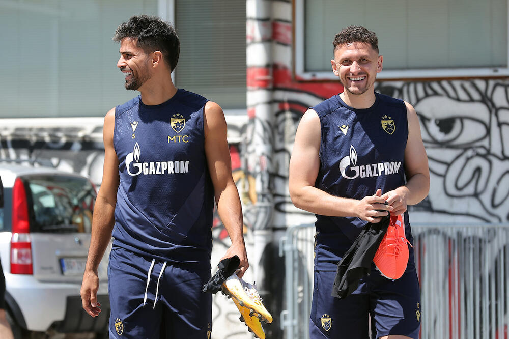 Vladan Milojević poveo 32 fudbalera u Austriju (Foto)