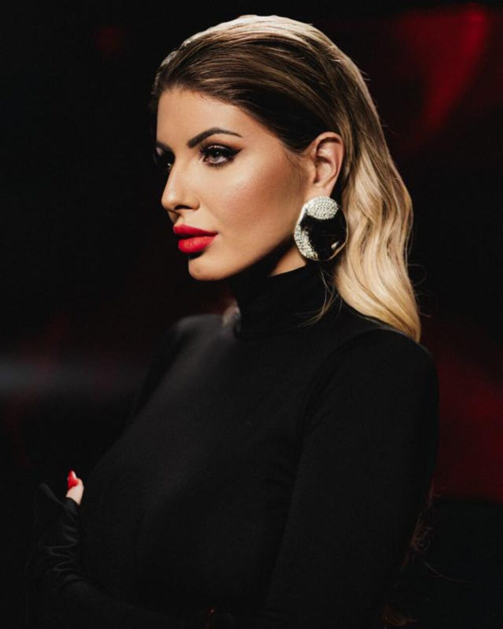 Tokovićeva je stekla popularnost učešćem u muzičkim takmičenjima