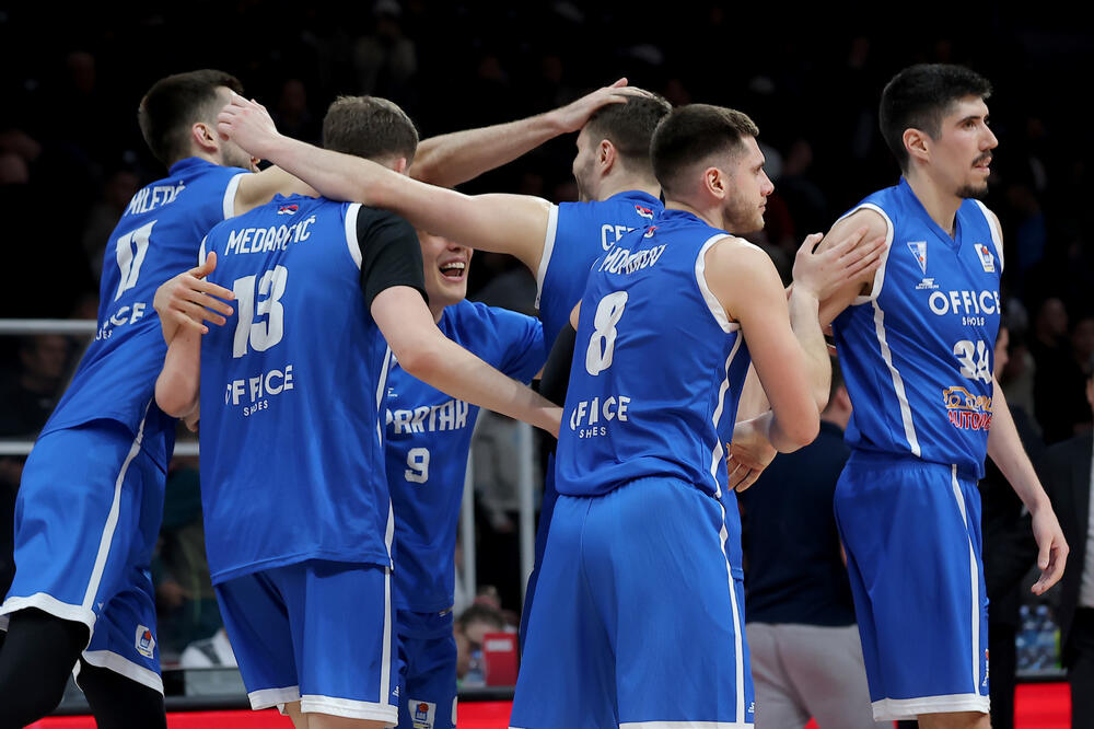 Brodolom Crvene zvezde! Spartak u istorijskom finalu, crveno-beli debaklom stavili tačku na sezonu