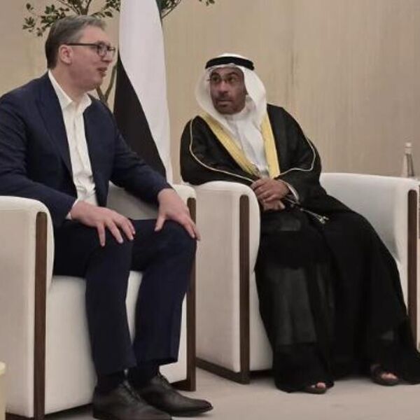 Predsednik Vučić stigao u Ujedinjene Arapske Emirate: ''Idem kod iskrenog prijatelja Srbije''