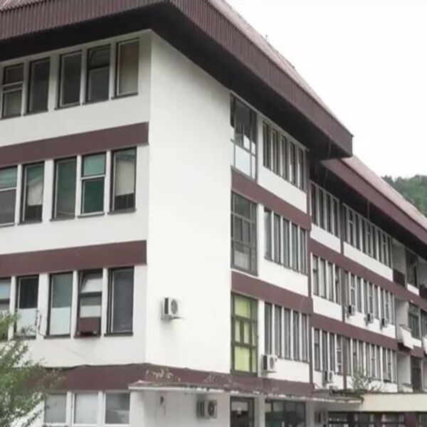 UŽAS U BOLNICI U PRIJEDORU! Dečak (8) PREMINUO, uzrok smrti se JOŠ NE ZNA, hospitalizovan na Đurđevdan!