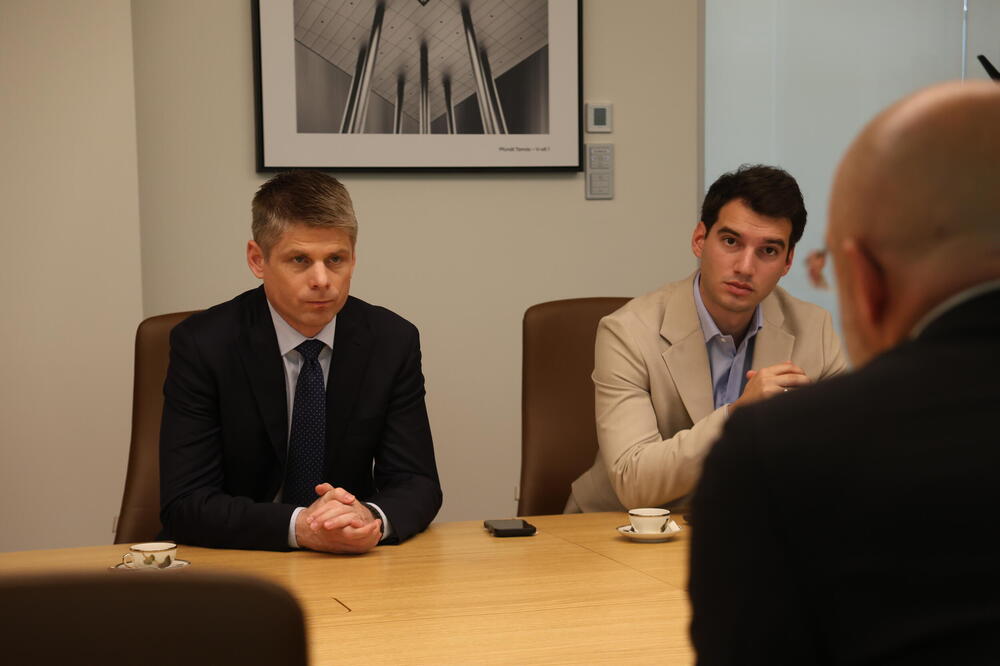 Gujon u Budimpešti razgovarao sa Zoltanom Kovačom portparolom Viktora Orbana (FOTO)