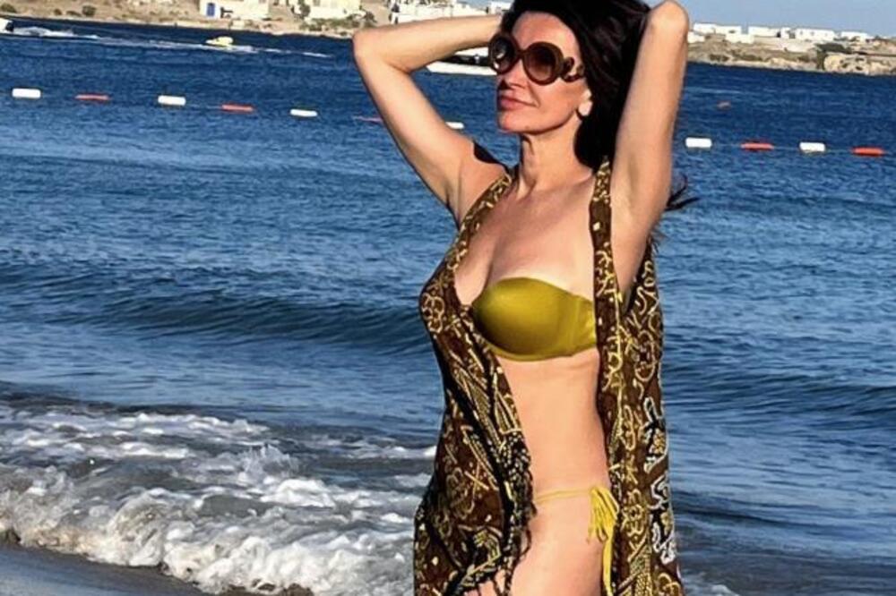 "Oladi malo, smešna si": Našu voditelju napali na mrežama zbog golih slika, ona odmah uzvratila