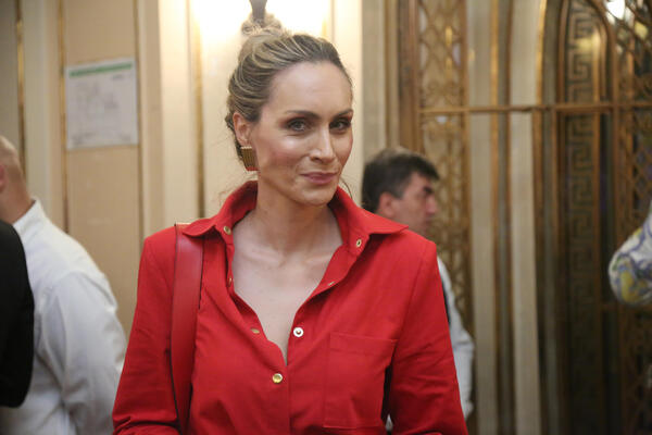 Majko mila, koliko li ovo košta? Jelenino dvorište vredi suvo zlato, od pogleda zastaje dah, Srbi o ovome sanjaju