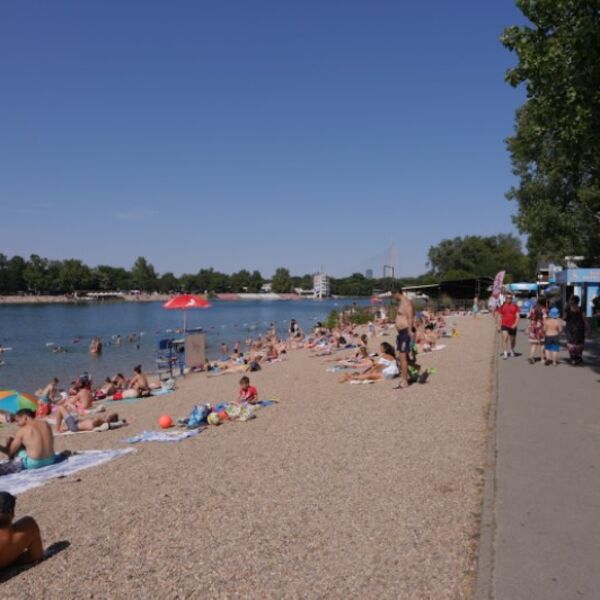 Otvorena sezona na Adi Ciganliji: Čista voda i uređena obala spremno dočekali prve posetioce