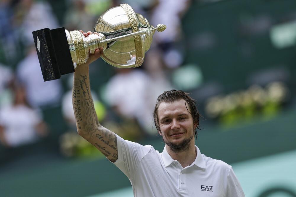 Aleksander Bublik pobedio Medvedeva za šlag na torti odlične nedelje (Video)