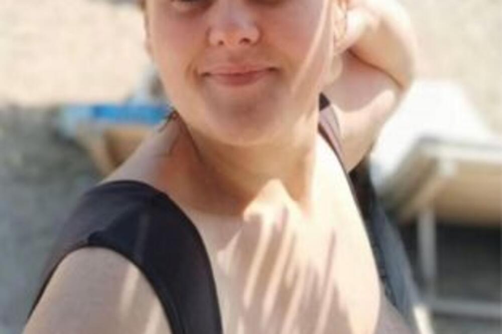 Sunovrat srpske pevačice! Niko je ne zove da peva, pa mora da gaji kokoške po Subotici, svi užasnuti