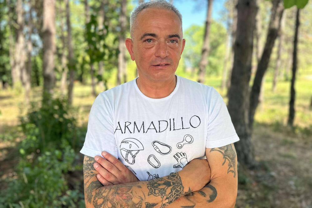 Ovo su ljudi velikog srca koji su spasili paraglajderistu kod Čačka: Čuli zvižduk i odmah krenuli u akciju (FOTO)