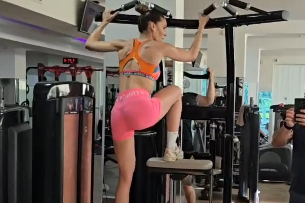 NEMA NI 50 KILOGRAMA, A U TERETANI JE ZVERKA! Sada je skinula i garderobu i sve patosirala - ZORANA, BOMBA SI