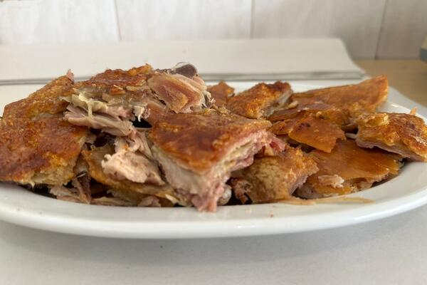 EVO KOLIKA JE CENA KILOGRAMA PEČENJA ZA NOVU GODINU I BOŽIĆ: "Meso se poručuje dve nedelje unapred!"