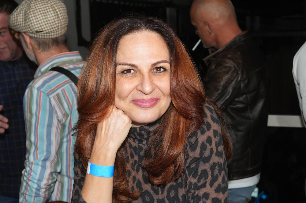 Bila je zvezda devedesetih, a i danas osvaja glasom i lepotom: Ljudi ne mogu da poveruju koliko Tanja ima godina