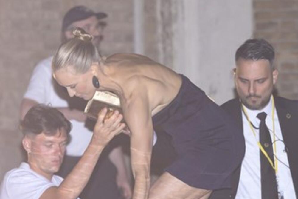 Neviđeni debakl na svadba veka! Stolnjaci leteli, dekoracija raznesena, a VIP gosti bežali pod svodove