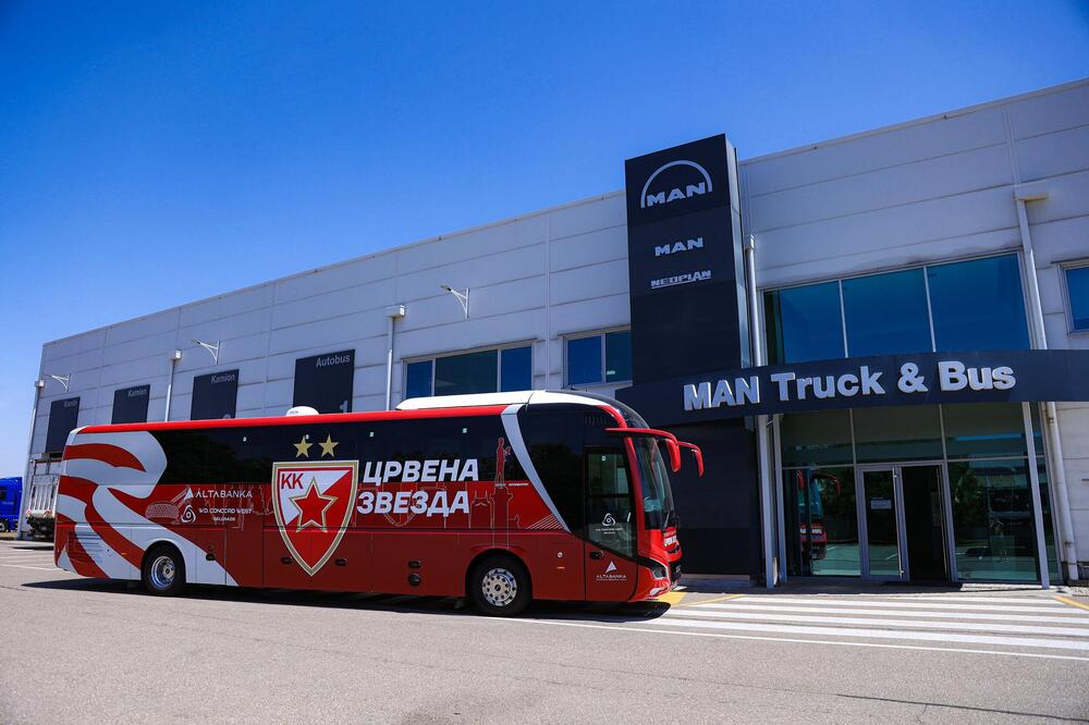 KK Crvena zvezda dobila autobus
