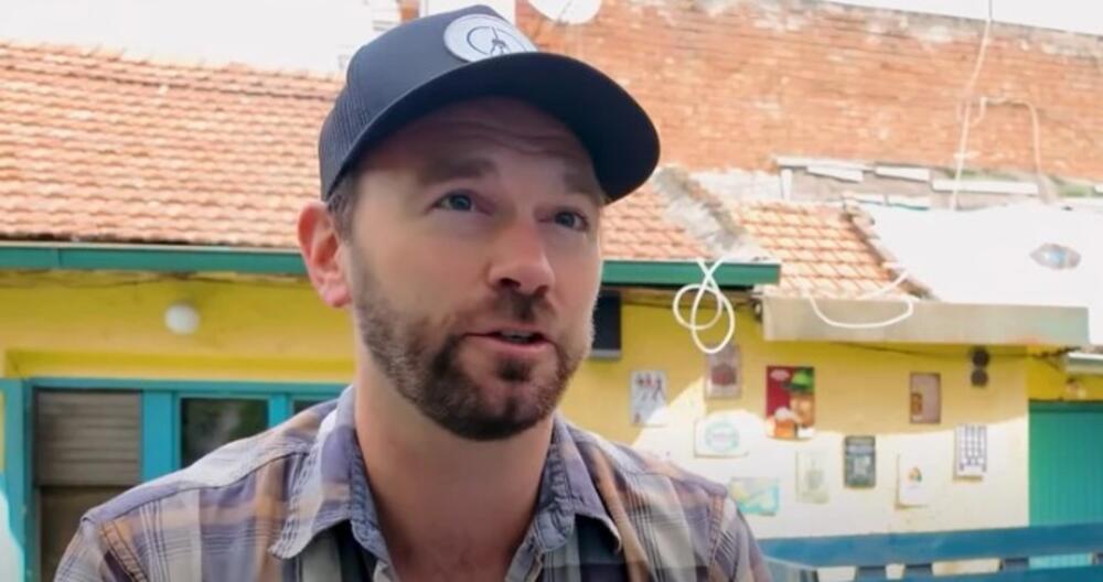 AMERIKANAC OTKRIO ŠTA MU SE DESILO U KAFIĆU U BEOGRADU: Frapirao se kada mu je PRIŠAO MLADIĆ i KRENUO DA...