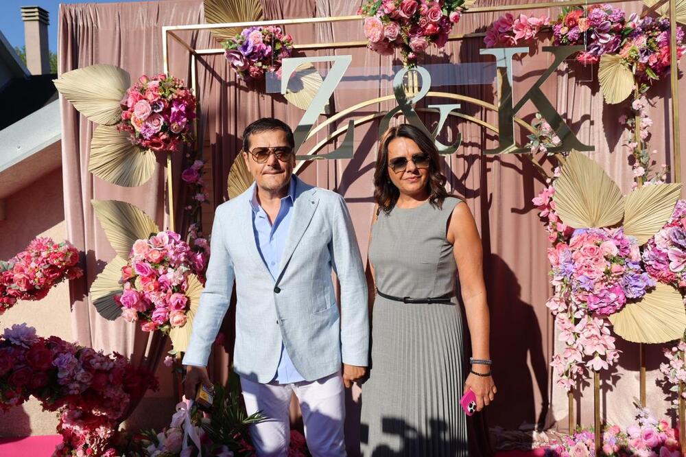 "Baš si zgodan i..." Pejović zanemeo kada je sinoć čuo komentare plavuše - sve se desilo na svadbi Zoke i Kemiša