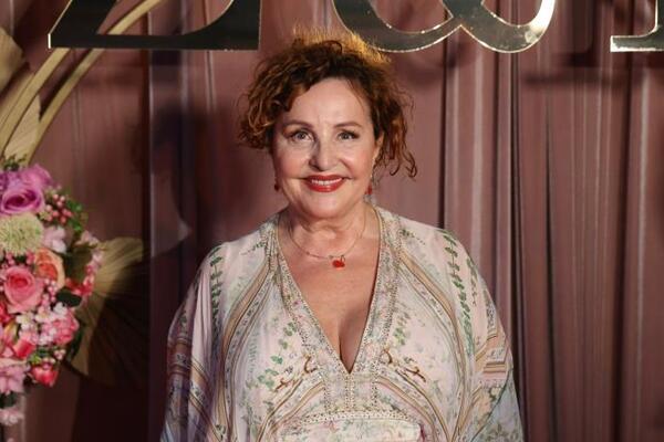 Ko je muškarac koji se ne odvaja od Bekute? Uhvaćeni i na rođendanu ćerke Sanje Maletić, baš su bliski i…