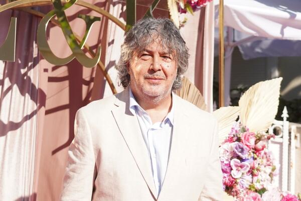 Da li je moguće da je svima promaklo pravo ime Vanje Miloševića? Evo šta ginekologu piše u dokumentima, neverica