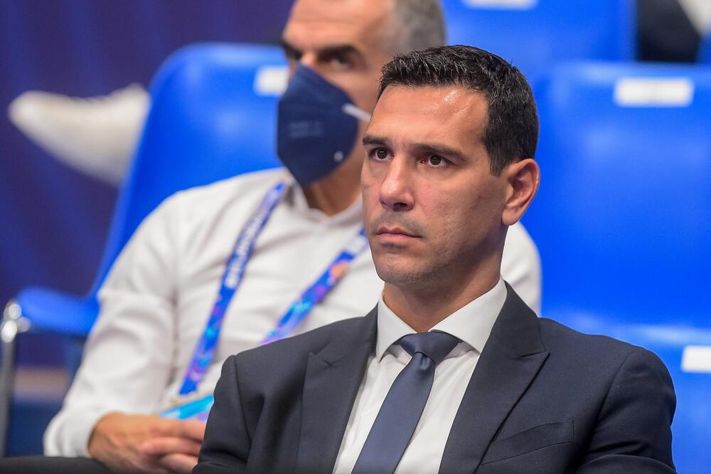 Legendarni Nikos Zizis u Arisu želi nekadašnjeg trenera Crvene zvezde (Foto)