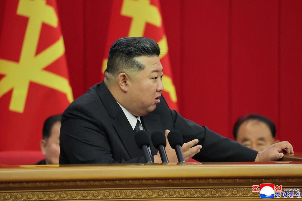 Kim Džong Un u suzama! Moćnik od kog cela planeta strahuje uhvaćen u neviđenom izdanju, ovo morate da vidite! VIDEO