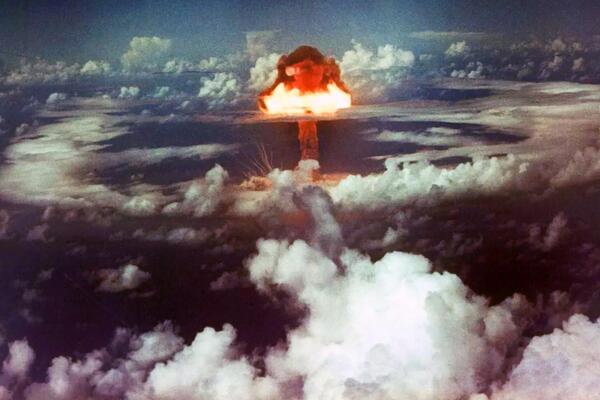 Deda bacio atomsku bombu na Hirošimu, A UNUK BOMBARDOVAO SRBIJU 1999: Nemilosrdno tukao po Kragujevcu i Smederevu!