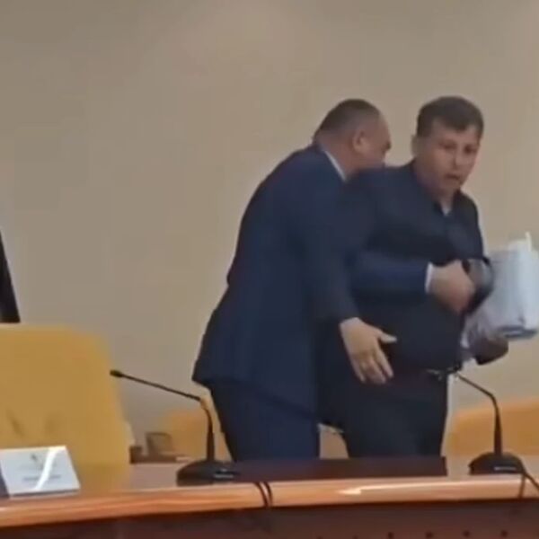 "Đubre jedno! Majmune debeli! Svinjo! Nije ti ovo prćija": Neviđene scene u Skupštini RS, psovalo se kao u kafani!