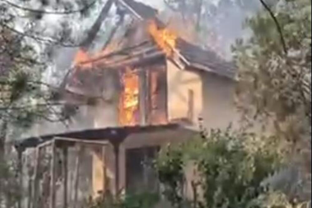 Detalji strašnog požara u Vincima na Dunavu: Izgorelo 50 kuća, 3 helikoptera gase vatru, dim otežava disanje!