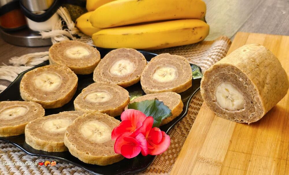 Seći na tanke krugove i ređati u tanjir.