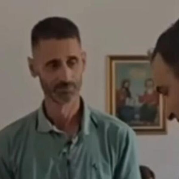 Ovo je musliman koji besplatno gradi pravoslavne crkve! Svojim potezom je rasplakao čitav Balkan, a sada... (VIDEO)