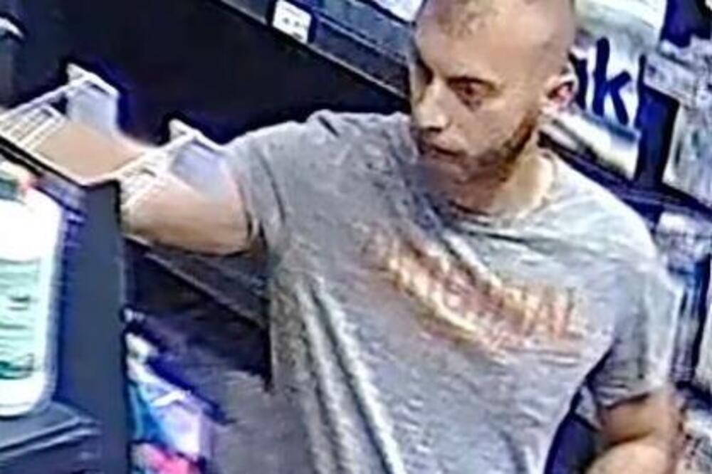 Ovo je Srbin koji je ubio dizajnera Rols Rojsa iz pohlepe! Izbo ga 17 puta, pa... Isplivali gnusni detalji zločina!