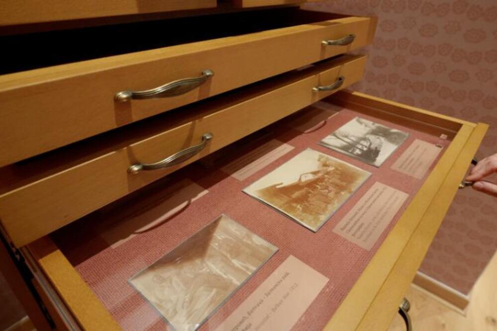 "Ovde posetioci mogu sami da istražuju" Interaktivnost spomen-muzeja Nadežde i Rastka Petrovića