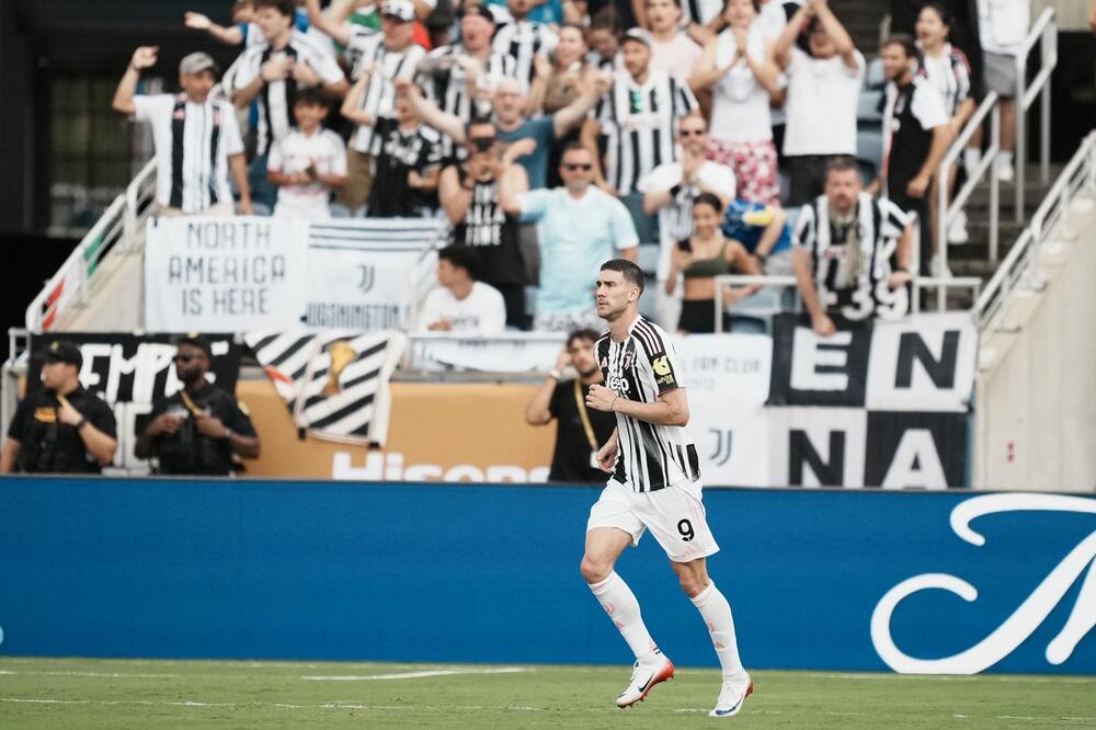 Vlahović razbesneo navijače Juventusa: Srbin napravio pometnju na društvenim mrežama!