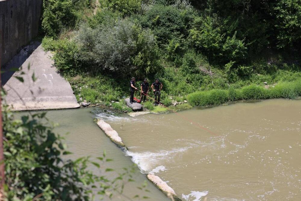Otkriveni najnoviji detalji Zoranovog ubistva: Kik-bokser ga raskomadao, od tela pronađene samo noge! (FOTO)