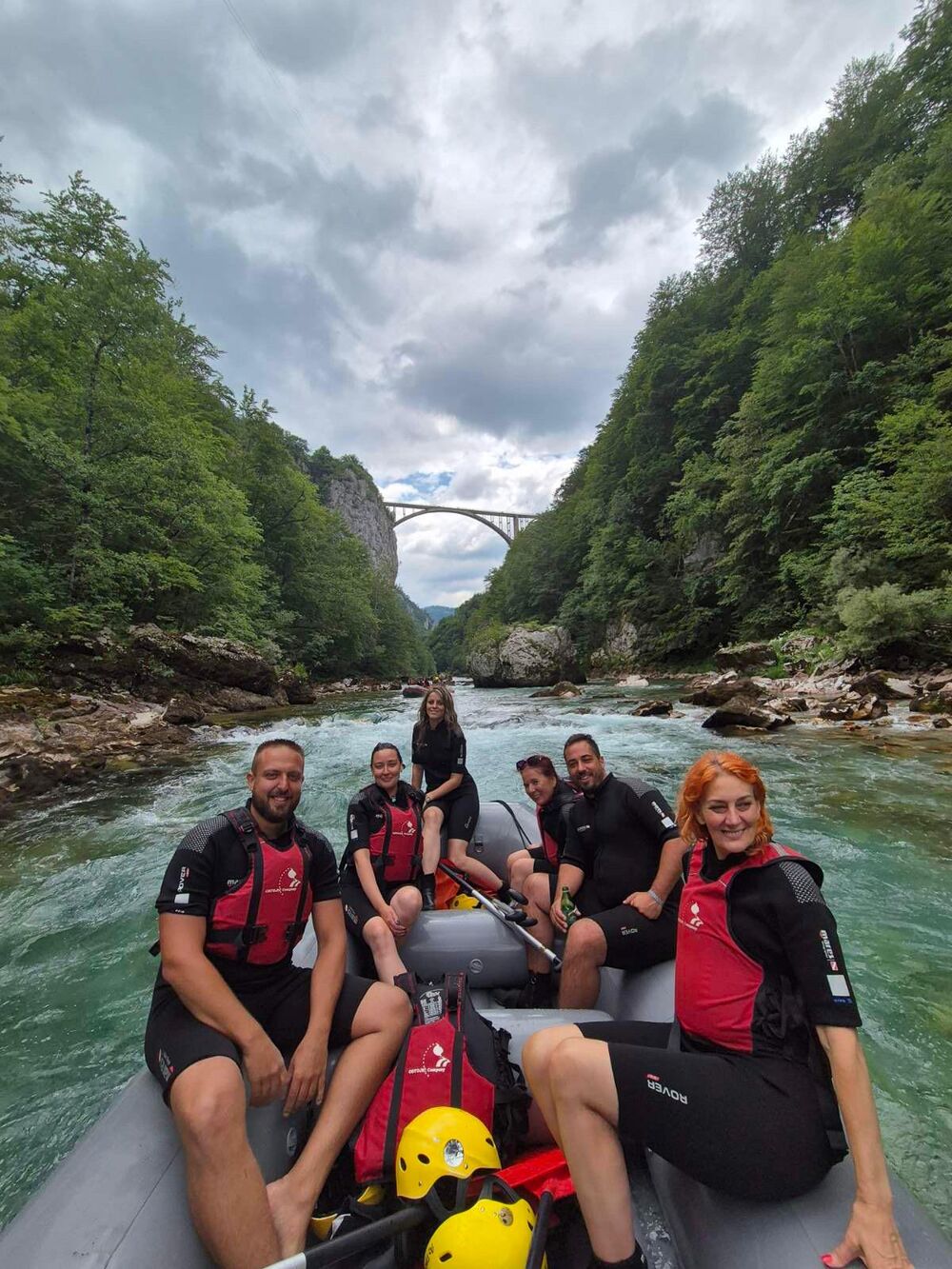 Reka je mirnija leti