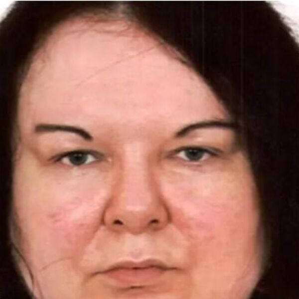 Izbola dečka 76 puta, rođenoj majci pretila smrću i davila je! Božica je smeštena u ustanovu, a onda je NESTALA