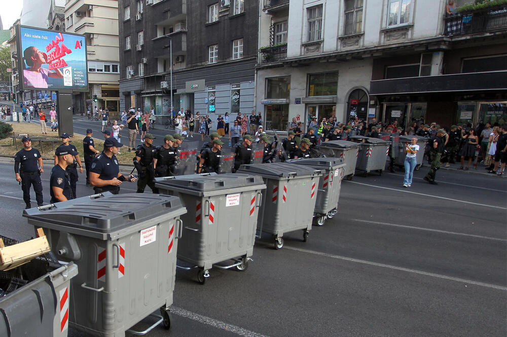 Blokade u Zemunu i na Novom Beogradu: Ove linije više ne postoje, saobraćaj ne funkcioniše! (FOTO)