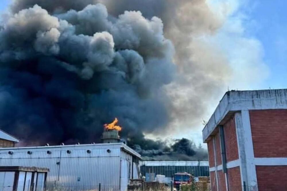 Prve slike velikog požara u Čajetini! (FOTO)