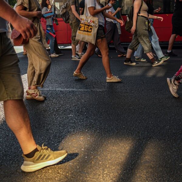 Završeni protesti povodom 10 meseci od pada nastrešnice u Novom Sadu: Građani odali počast stradalima