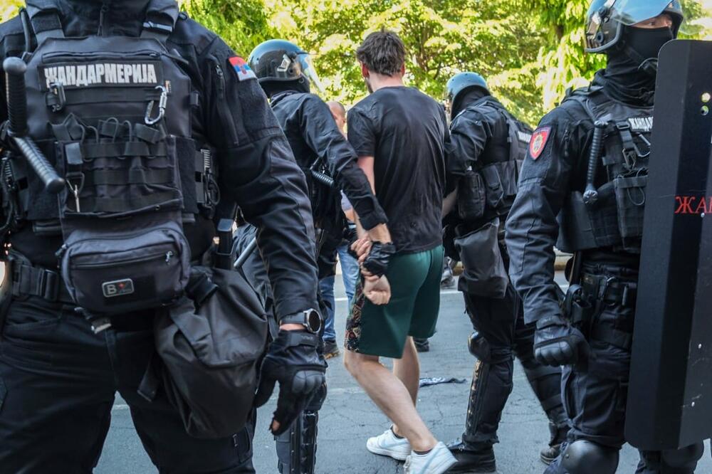 Evo kada policija može da ograniči slobodu kretanja i primeni silu: Oglasilo se VJT povodom blokada širom Srbije!