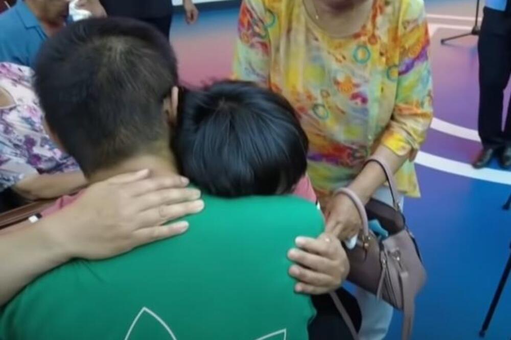 "TO ŠTO JE ROM DA NE BUDE KOMPLEKS, NEGO OKLOP" Srpkinja usvojila bebu iz Sigurne kuće, podelila NEVEROVATNU PRIČU!