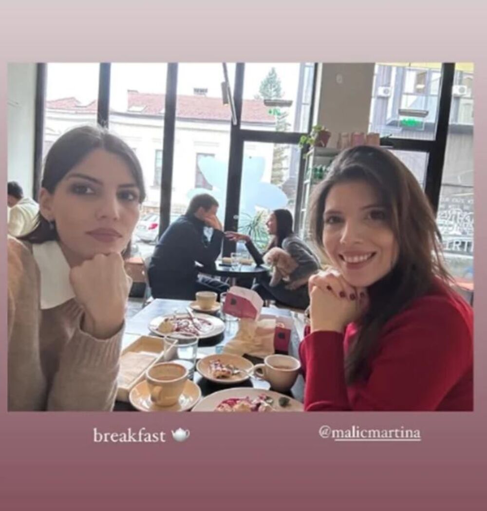 Ivana Malić sa sestrom