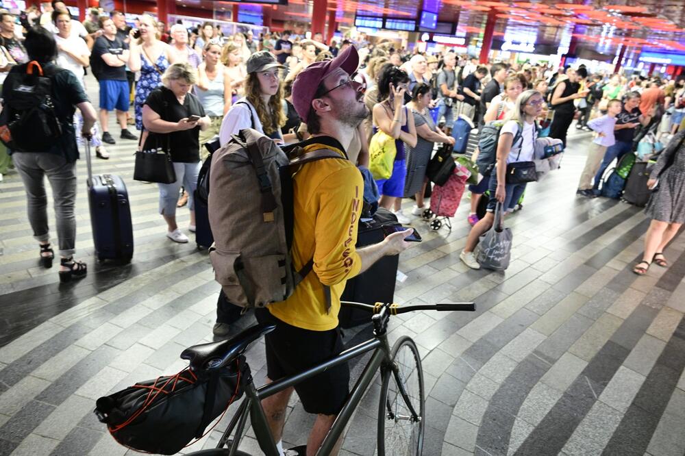 Obustavljeni svi letovi na aerodromu u Edinburgu: Ne zna se kada će saobraćaj biti obnovljen!