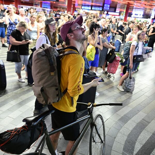 Obustavljeni svi letovi na aerodromu u Edinburgu: Ne zna se kada će saobraćaj biti obnovljen!