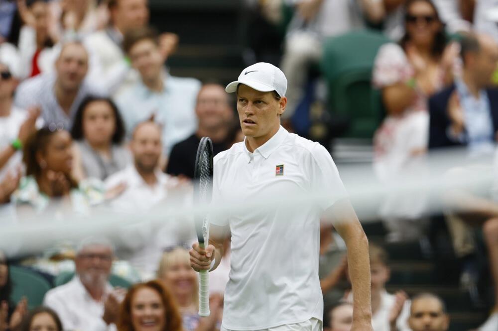 Janik Siner bez izgubljenog seta do osmine finala (Foto)