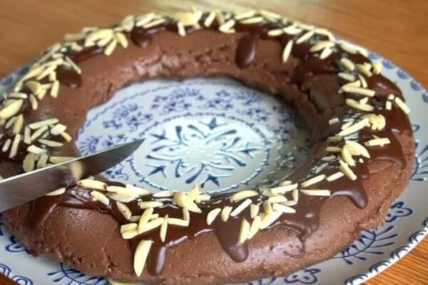 Brzinski turski kolač gotov za 15 minuta! Sočna poslastica sa čokoladom koju ćete obožavati tokom letnjih vrućina