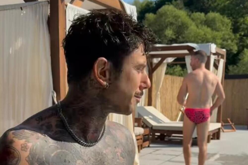 Mišići i tetovaže od glave do pete! Srpkinje poludele za našim voditeljem, sve se pitaju samo jedno! (FOTO)