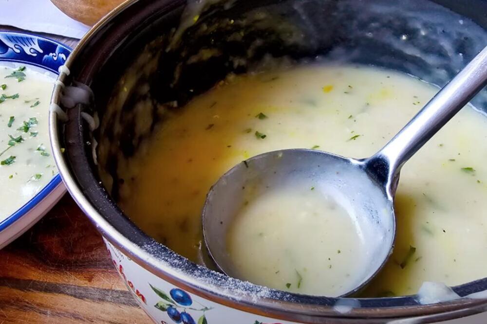 Srbi ga zovu "sirotinjsko sos", majke deci pravile za doručak i ručak! Umače se hleb dok je vruće, polizaćete prste