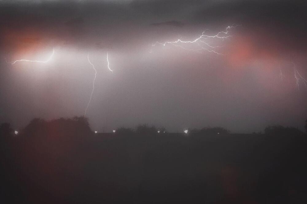 Pašće više od 40 litara kiše! Hladni front će pokositi Srbiju! Stiže JAKO NEVREME - još jedna opasna pojava PRETI!
